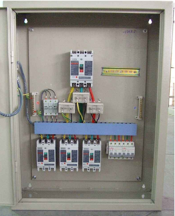 配電柜跟電流互感器圖